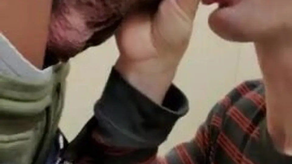 Sucking employee in the bathroom - ThisVid.com