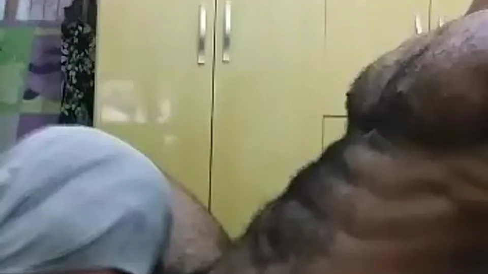 Sucking Hairy Muscle Daddy - ThisVid.com