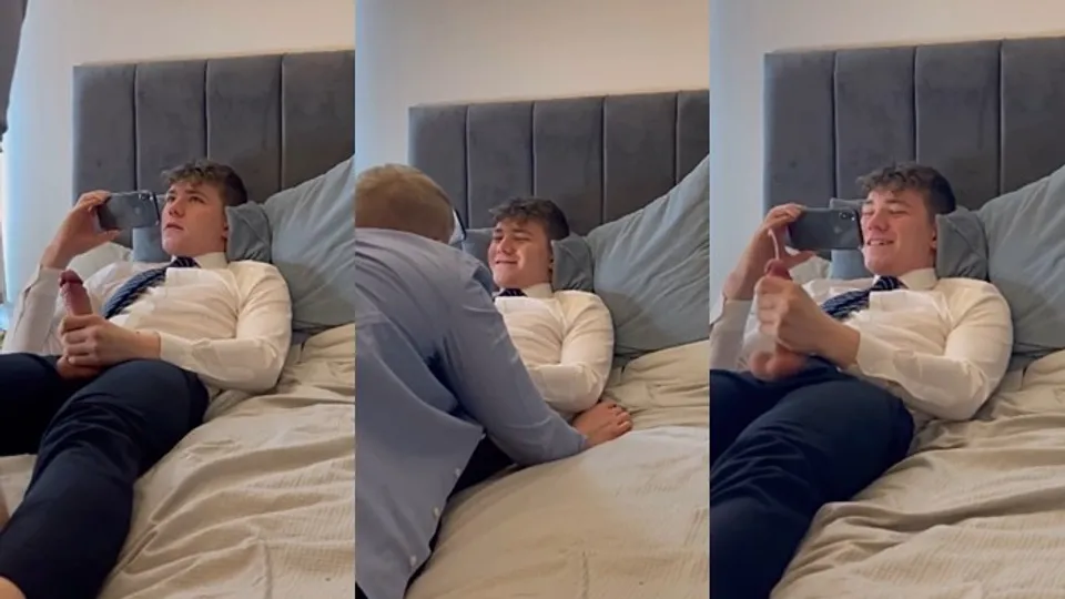 Sucking his schoolmate he cums prematurely - NudesBoys