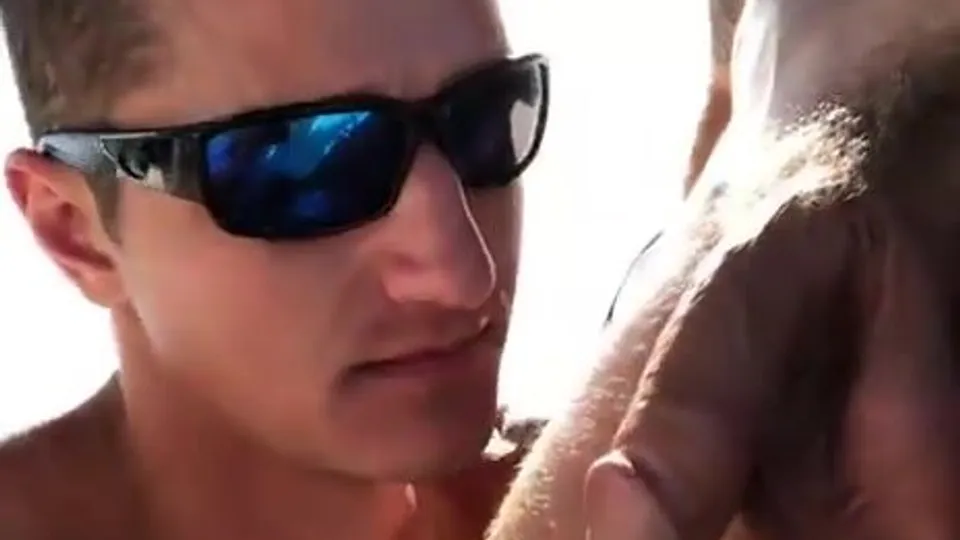 Sucking the Captain - ThisVid.com