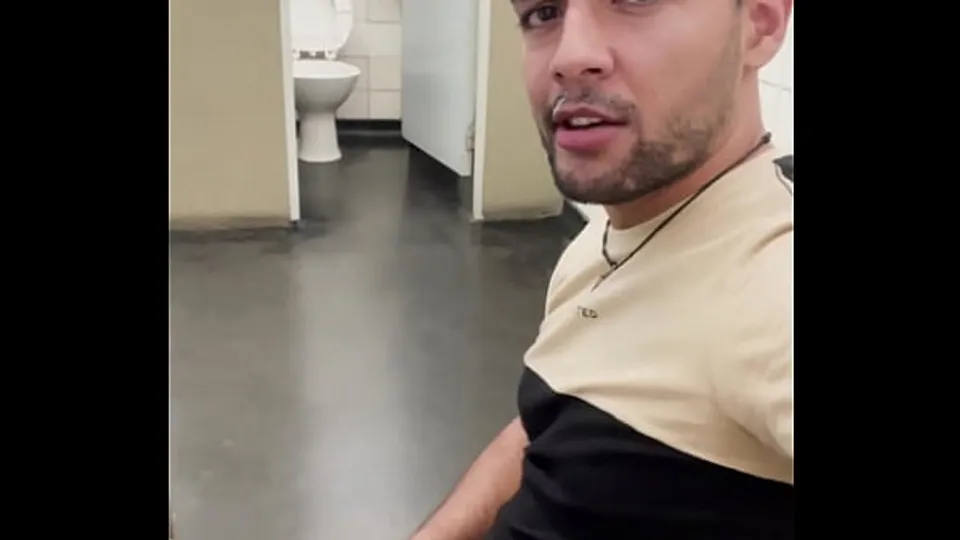 Sucking the construction worker's cock until the male spurts milk