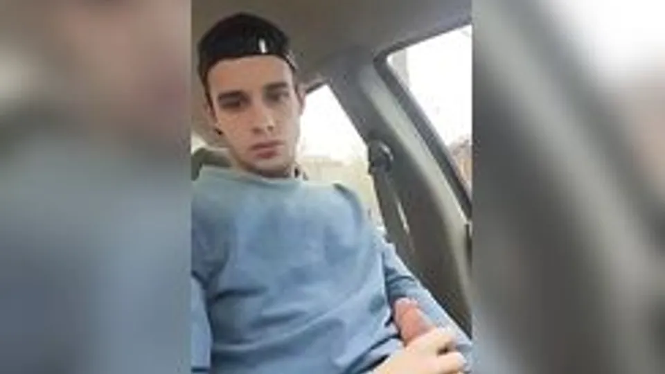 super hottie cums in car
