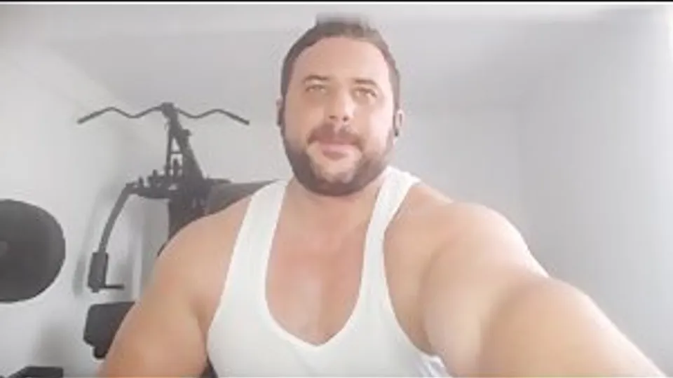 🔥Super sexy muscle daddy💛 beefymuscle.com