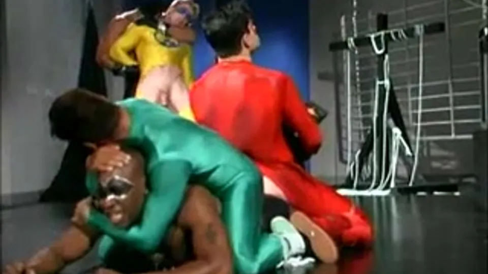 Superheroes t0rtured and mind controlled by evil villain - ThisVid.com