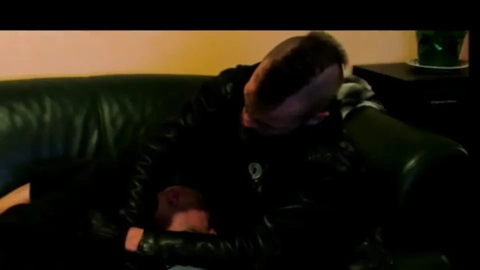 Unerwarteter Gesichts-Spritzer