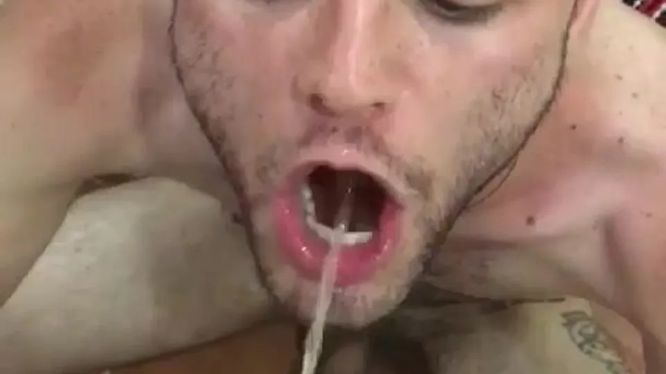 Swallowing piss - video 4 - ThisVid.com