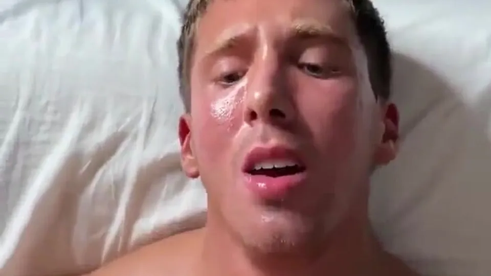 Sweaty bro really needs that load - ThisVid.com