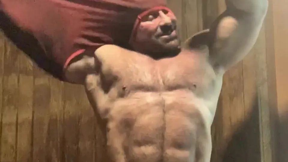 SWEATY BULKY BODYBUILDER FLEXING IN SAUNA - 3 - ThisVid.com