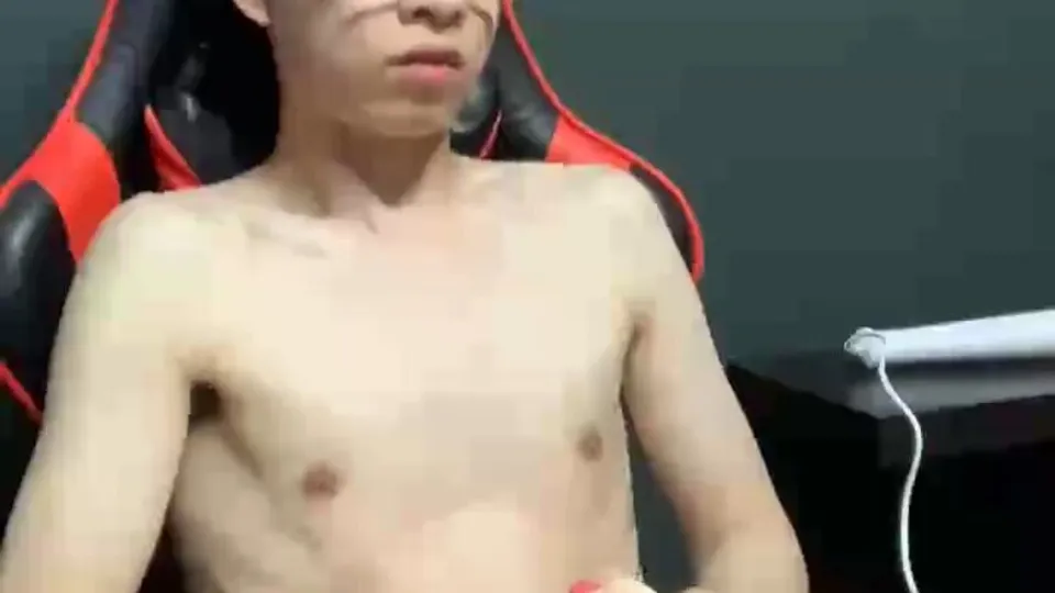 Taiwanese Guy Jerks Off and Cums