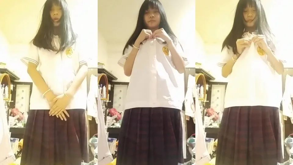 Taiwanese sister strips naked for her master to admire 