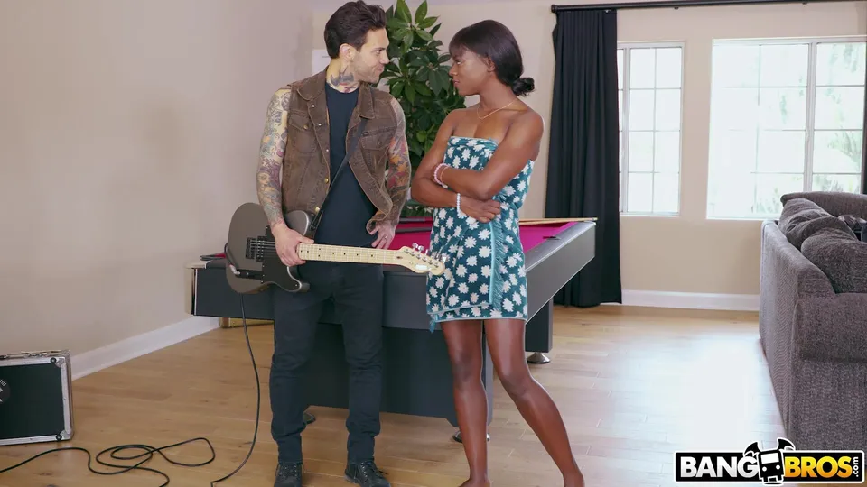 Ana Foxxx's Unexpected Bathroom Encounter