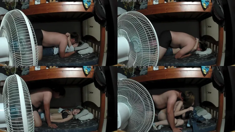Taking my girlfriend back to the dormitory to have sex and selfie 1 