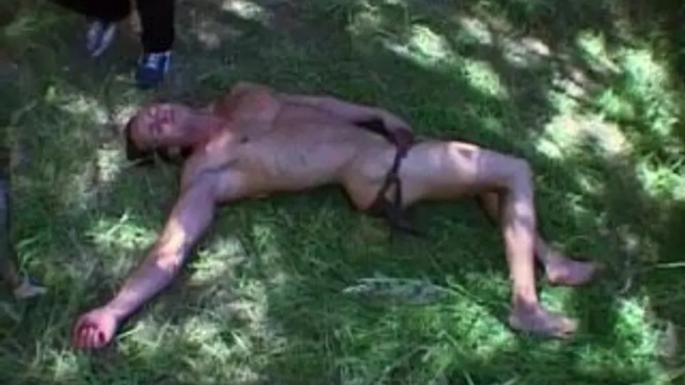 Tarzan captured - video 2 - ThisVid.com