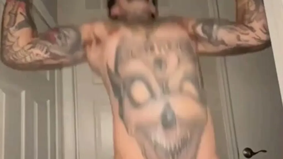 Tattooed Sexy Pull-ups and Handsfree Cum - ThisVid.com
