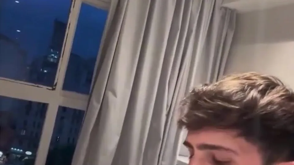 Tattooed white guy sucks black dick with desire - ThisVid.com