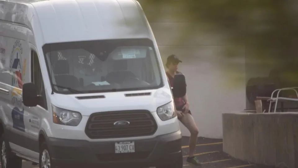Teen boy pissing and marking his territory - ThisVid.com