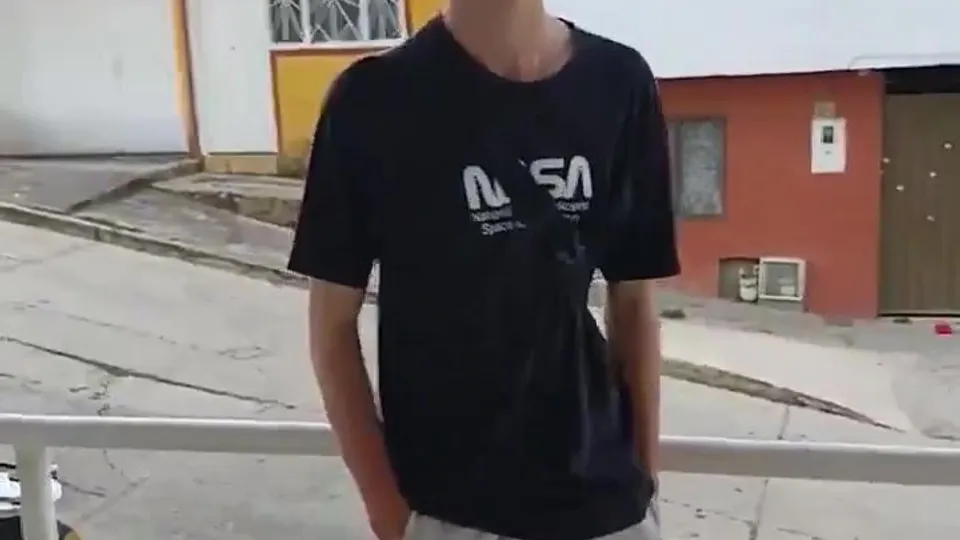 Teen discovering pleasure to be use outdoor by 2 men - ThisVid.com
