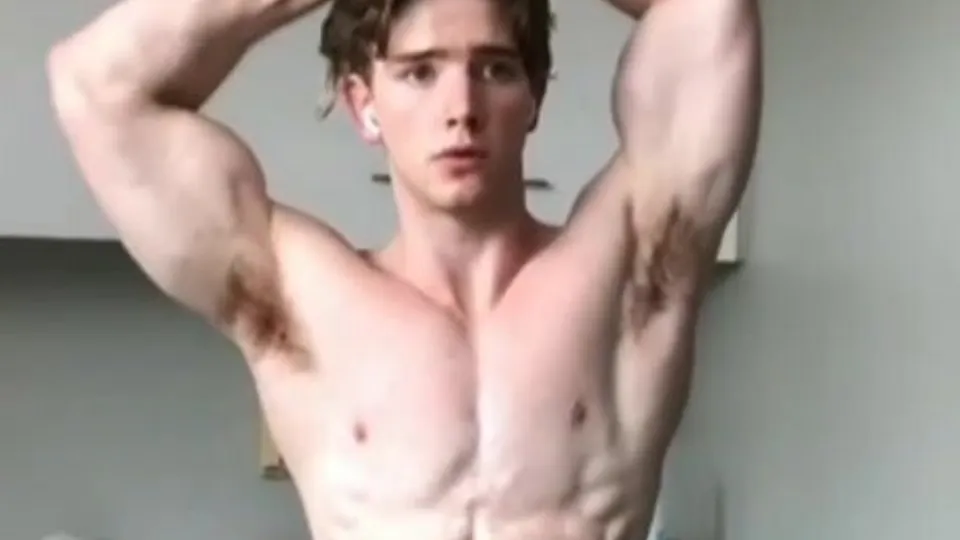 Teen Muscle Flex - ThisVid.com auf Deutsch