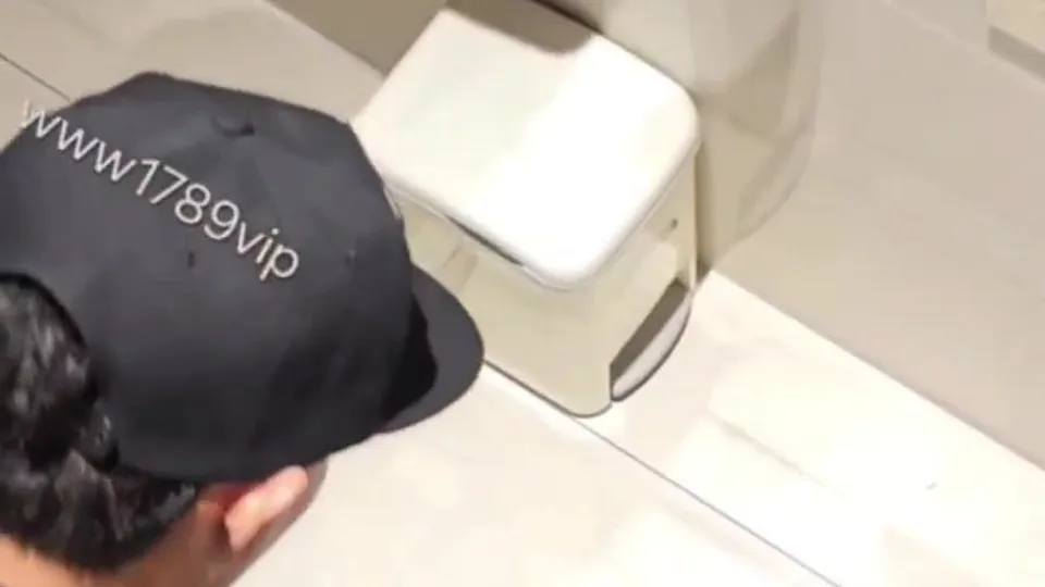 Thai Spy Toilet - 1 - ThisVid.com