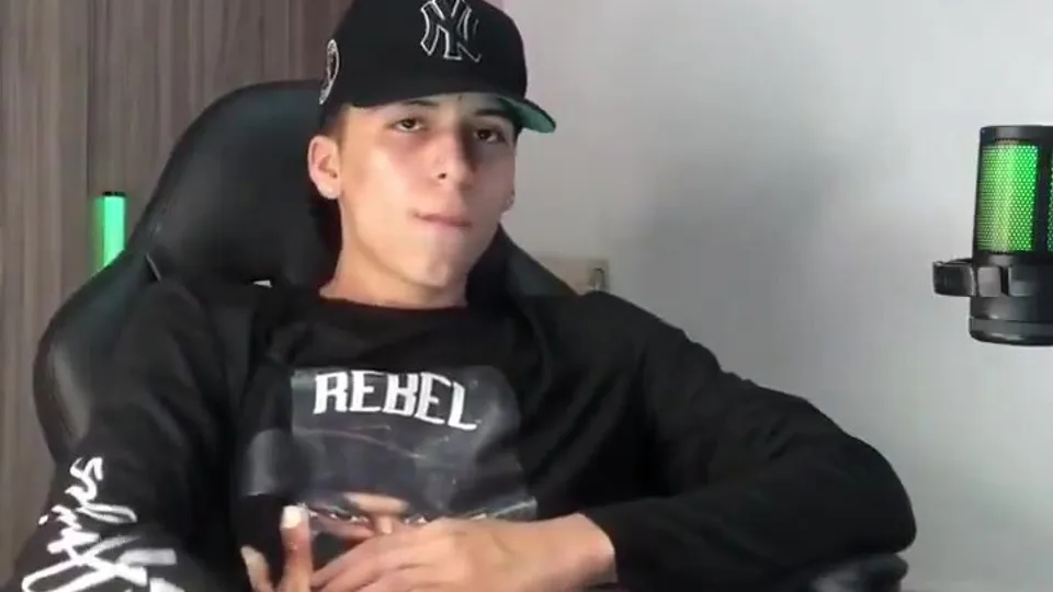 That is big - ThisVid.com