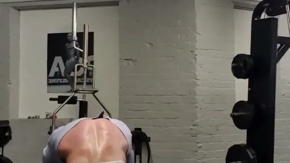 THE BACK IS BACK - INCREDIBLE UNREAL BACK FLEX - ThisVid.com