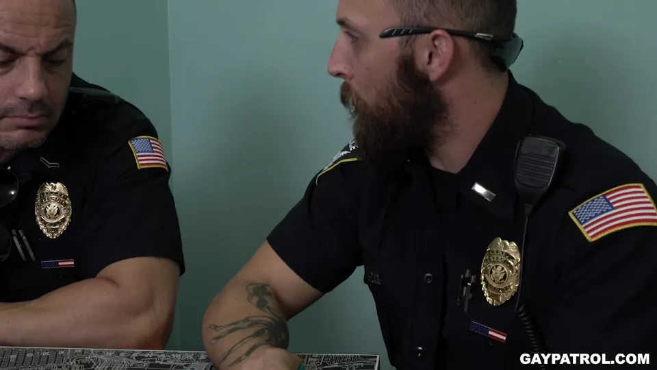 Bait Car Sting Ends in Gay Interracial Threesome