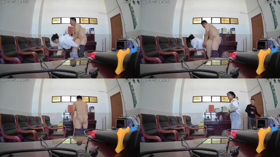The boss and the female secretary have sex in the office in public 