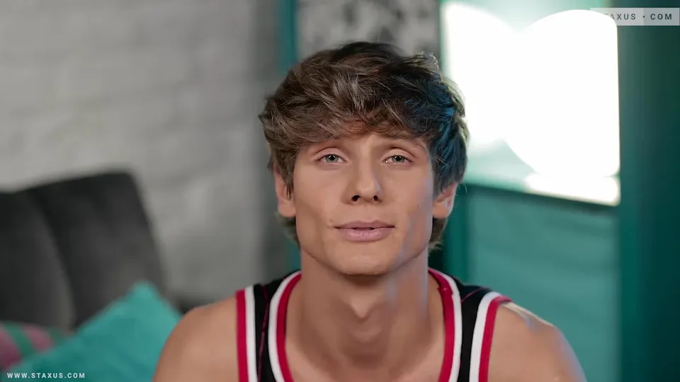 Esperto Top Allarga il Culo Stretto del Twink