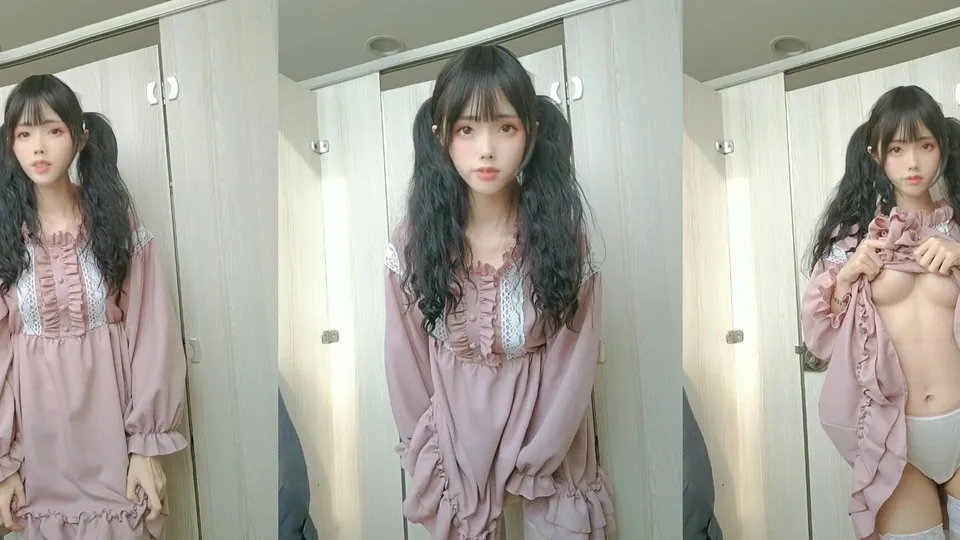 The girl in the double ponytail dress has sex in the toilet 