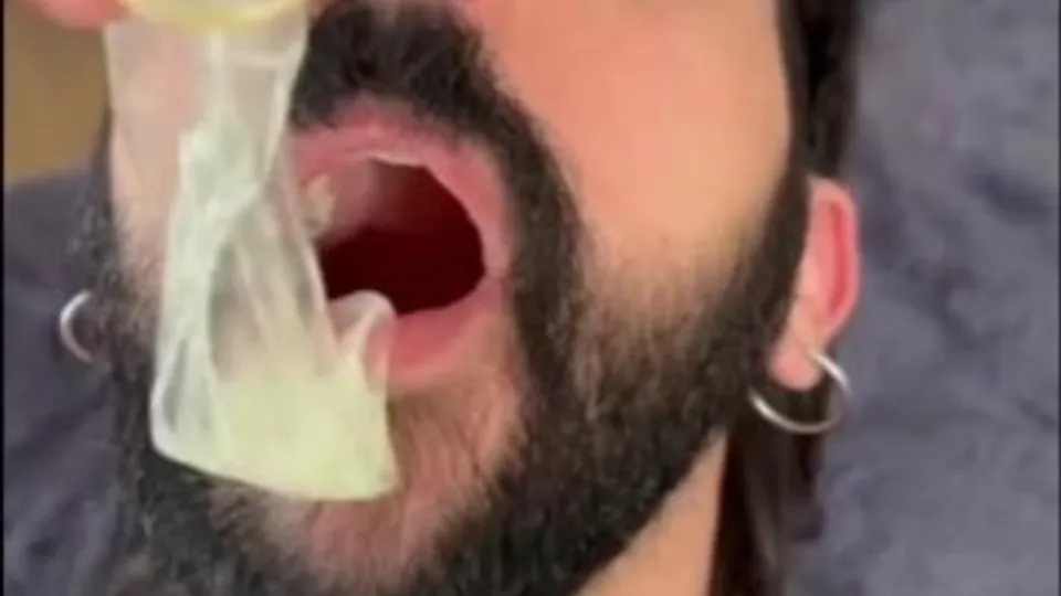The multiple uses of a full condom - ThisVid.com