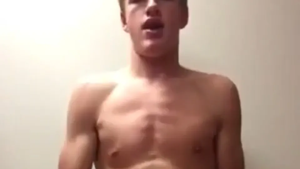 The perfect twink furiously jacking off - ThisVid.com