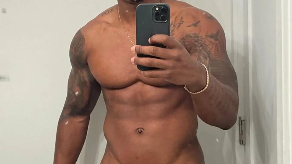 Thick Fitness Trainer Flexing Naked - ThisVid.com 日本語で