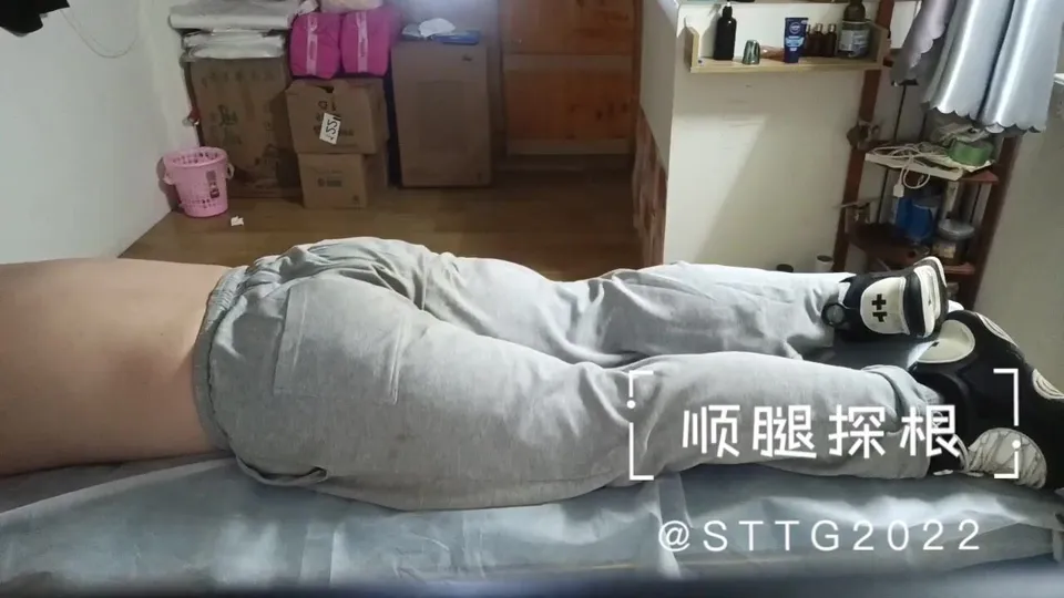 直男偷拍勾引 - ThisVid.com