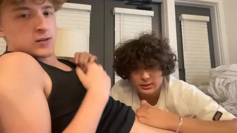 Three friend showing together 2 - ThisVid.com