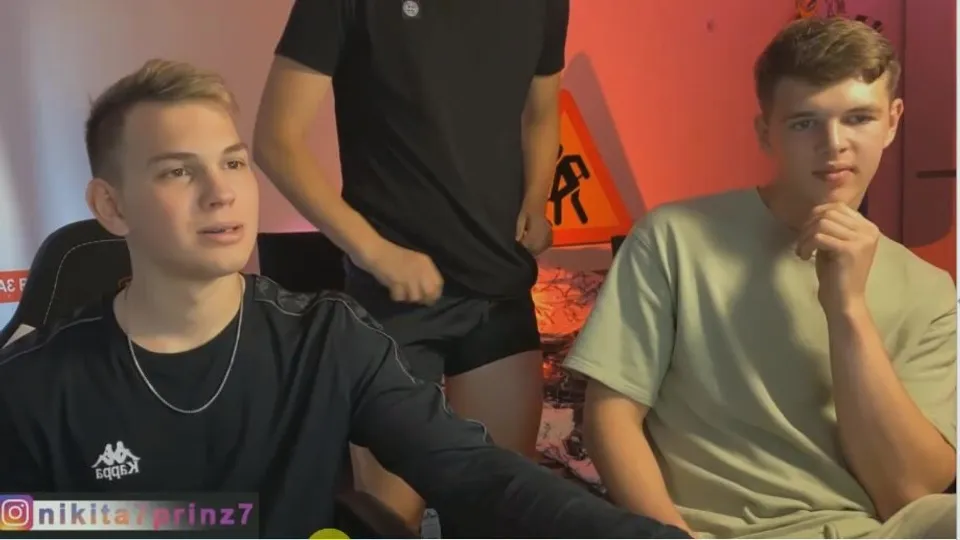 Three sexy straight friend on cam - ThisVid.com