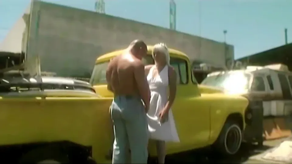 Threesome In Junkyard 