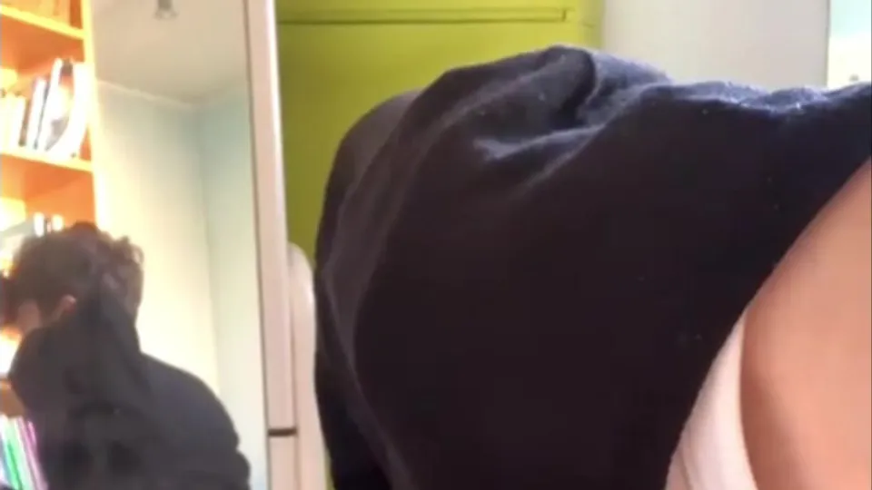 Tight uni boy - ThisVid.com