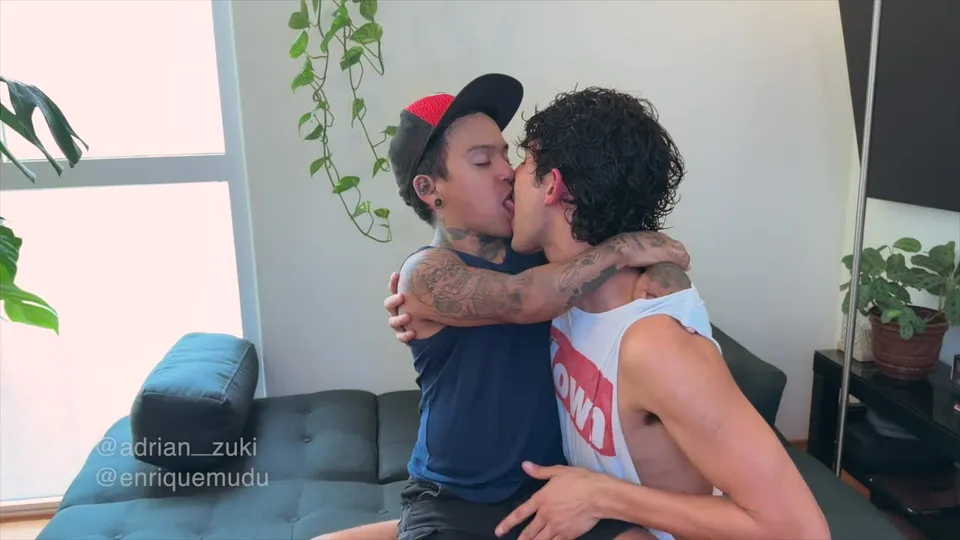 Tiny Guy Takes Massive Cock