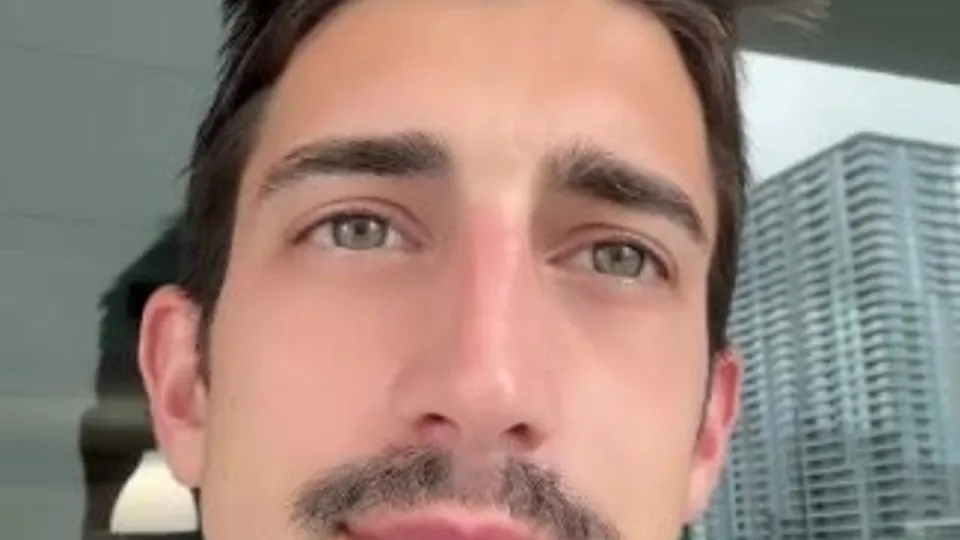 Titoker j0ey s@cc0 cums on livestream - ThisVid.com