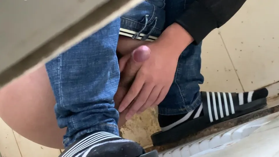 Toilet #007 - cum covered hand! - ThisVid.com