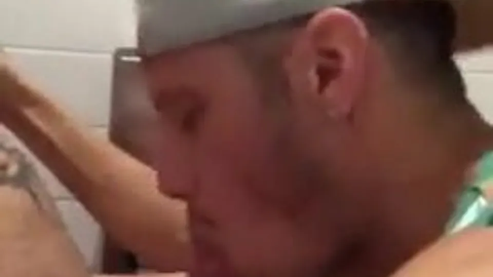 TOILET SUCK 213 - ThisVid.com