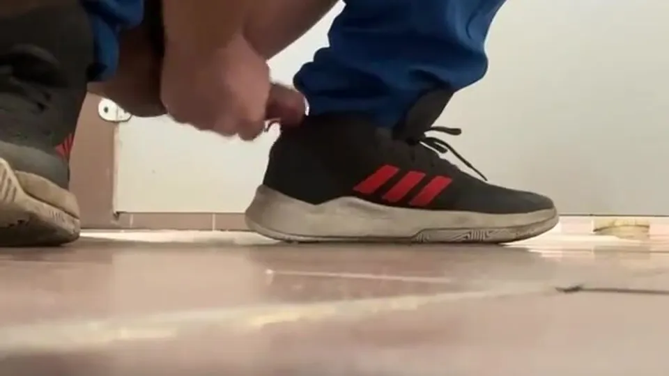 Toilet wanking - video 9 - ThisVid.com