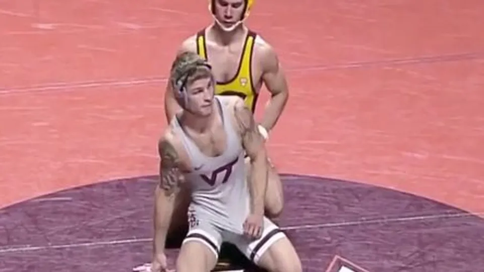 Top 10 Wrestling Bulges - The Best Bulges in College Wrestling