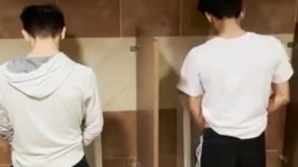 Trackie lads fuck in public bathroom - ThisVid.com