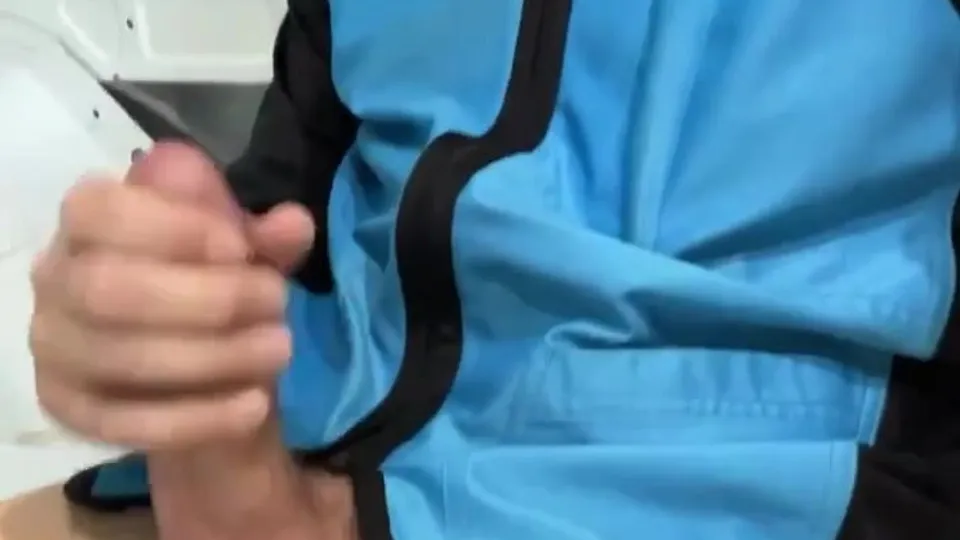 Tradie delivery driver handles his package - ThisVid.com