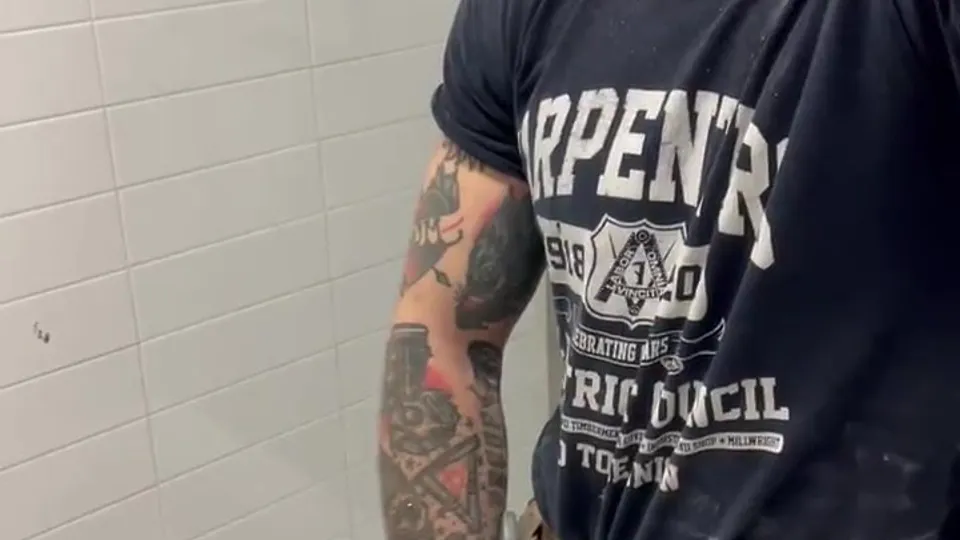 Tradies Man's Piss > Champagne - ThisVid.com