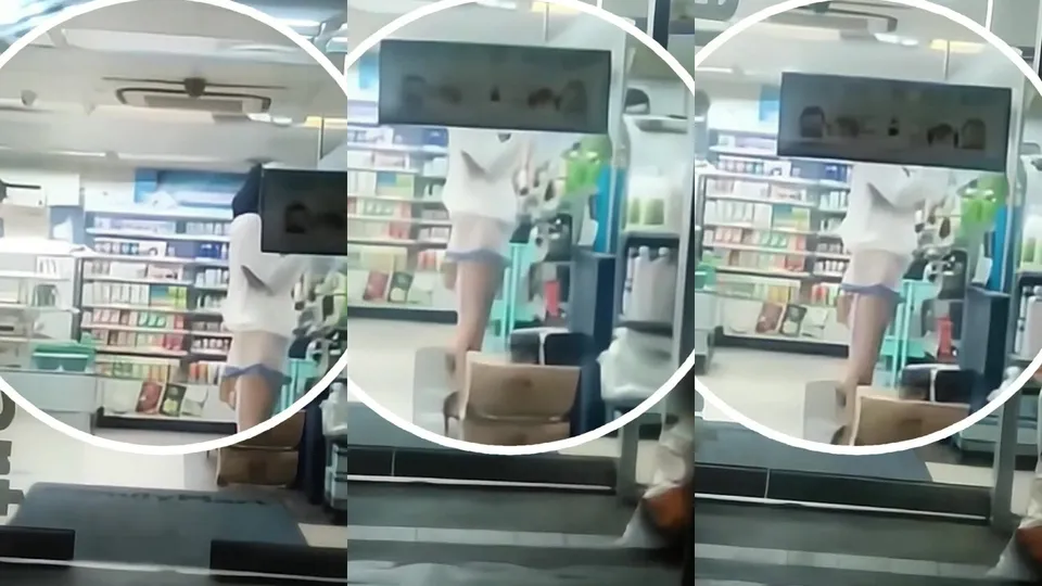 Transparent skirt with tail 
