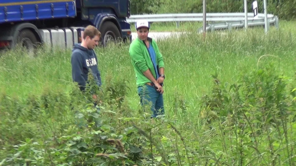 Trucker piss - video 8 - ThisVid.com
