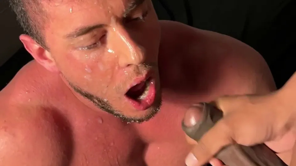 ts jennifer correia gives a handsome bodybuilder a facial  — PornOne ex vPorn