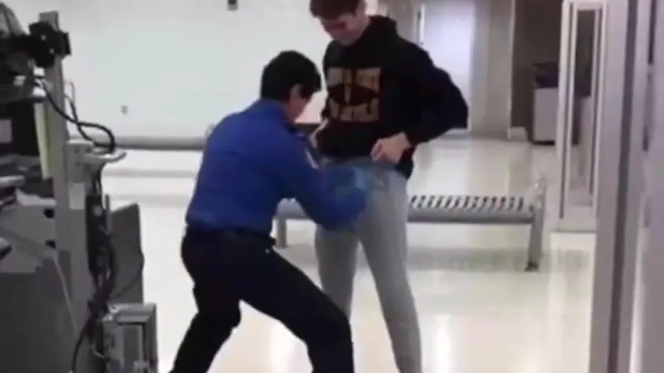 TSA Pat-down - ThisVid.com